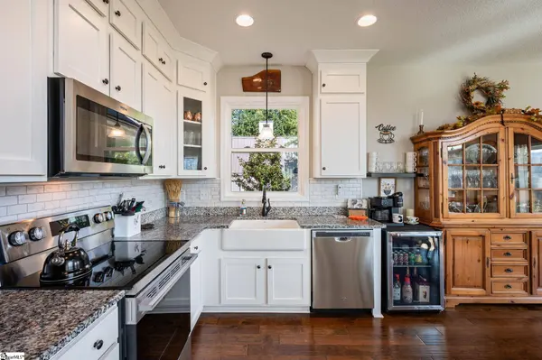 658 Pleasant Grove Church Road, Hendersonville, NC 28739