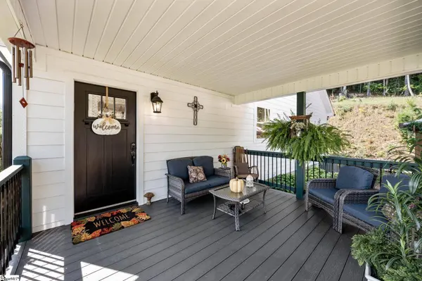 658 Pleasant Grove Church Road, Hendersonville, NC 28739