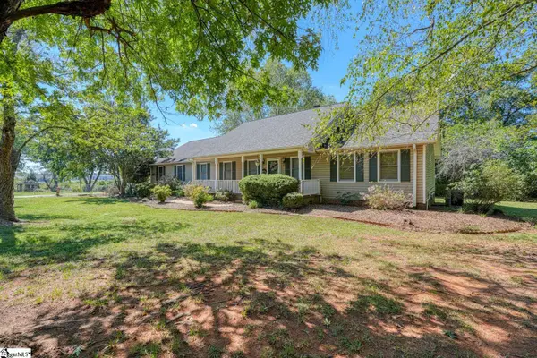 404 Cresthaven Drive