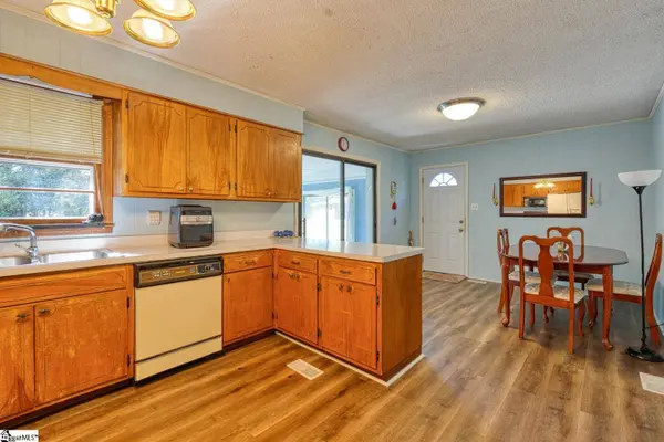 120 Sunnydale Circle, Spartanburg, SC 29303