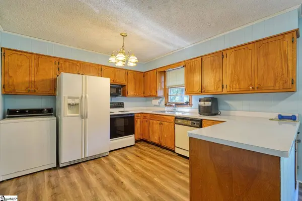120 Sunnydale Circle, Spartanburg, SC 29303