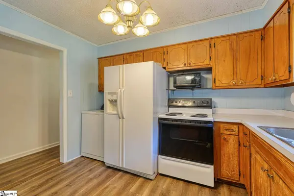 120 Sunnydale Circle, Spartanburg, SC 29303