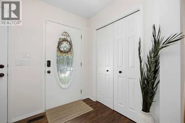 100 Bow Ridge Crescent, Cochrane, AB T4C1V2