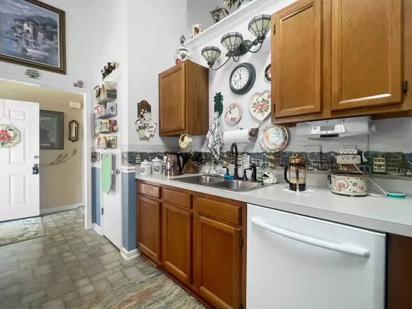 102 Amberside Dr, Goose Creek, SC 29445