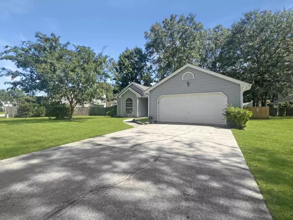 102 Amberside Dr, Goose Creek, SC 29445