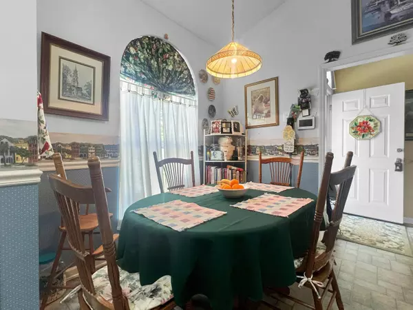 102 Amberside Dr, Goose Creek, SC 29445