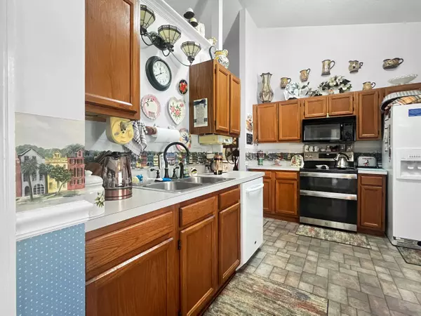 102 Amberside Dr, Goose Creek, SC 29445