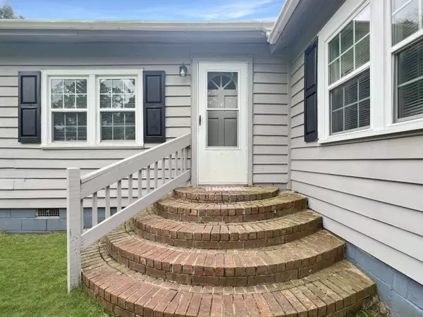 8375 Shell House Rd, Edisto Island, SC 29438