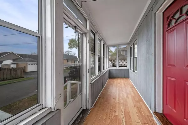 2 Avon St, Peabody, MA 01960
