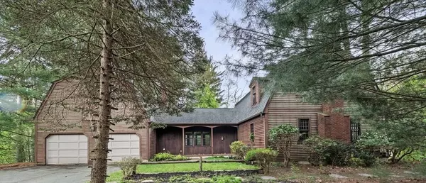 145 Essex St, Hamilton, MA 01982