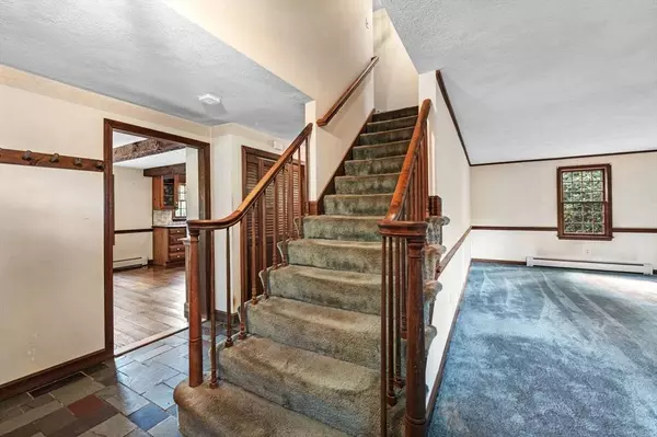 145 Essex St, Hamilton, MA 01982