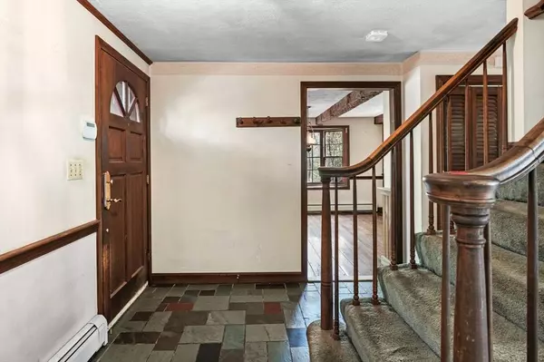 145 Essex St, Hamilton, MA 01982