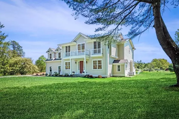 333 Perkins Row, Topsfield, MA 01983