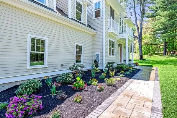 333 Perkins Row, Topsfield, MA 01983