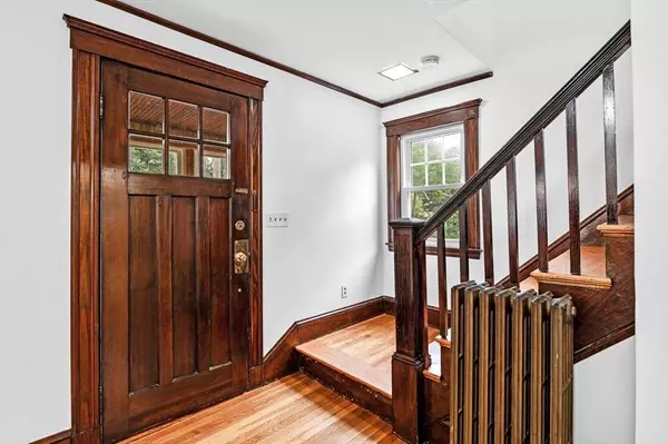 33 Intervale Ave, Saugus, MA 01906