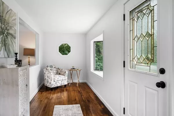 5 Lakeview Ave, Peabody, MA 01960