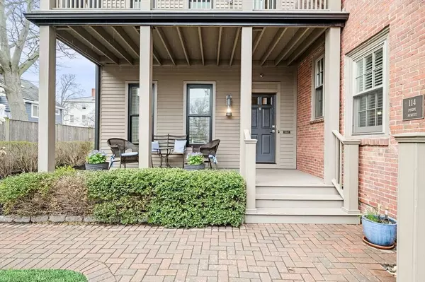 114 Derby St #2, Salem, MA 01970