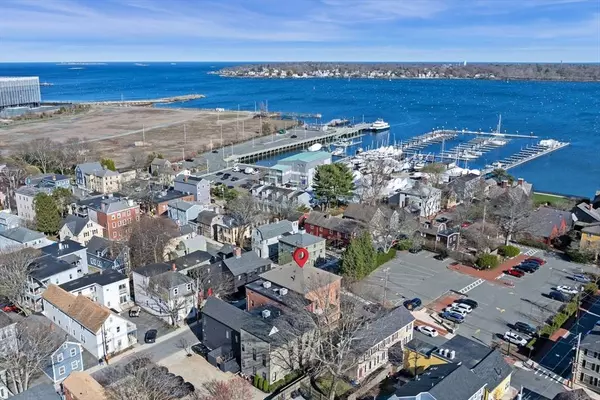 114 Derby St #2, Salem, MA 01970