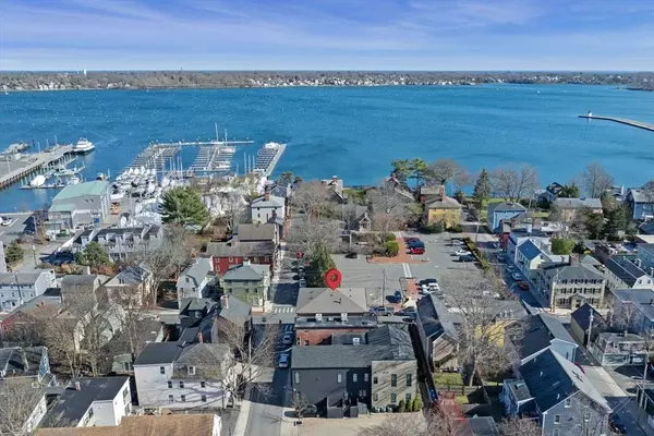 114 Derby St #2, Salem, MA 01970