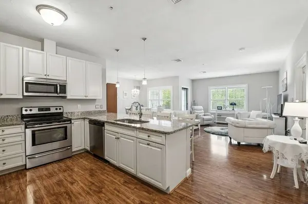 360 Andover St #2101, Danvers, MA 01923