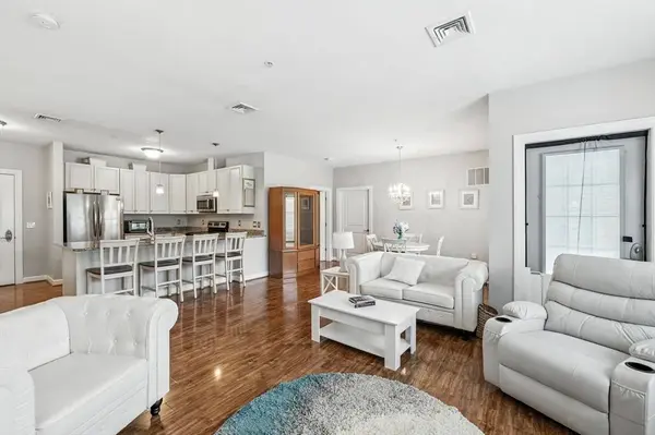 360 Andover St #2101, Danvers, MA 01923