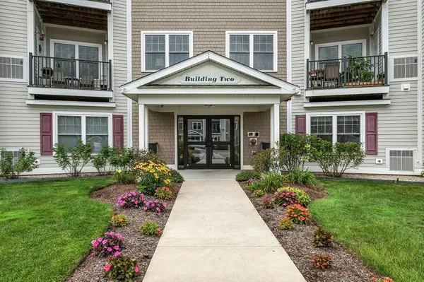 360 Andover St #2101, Danvers, MA 01923