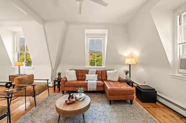 389 Essex St #3, Salem, MA 01970