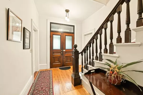 389 Essex St #3, Salem, MA 01970