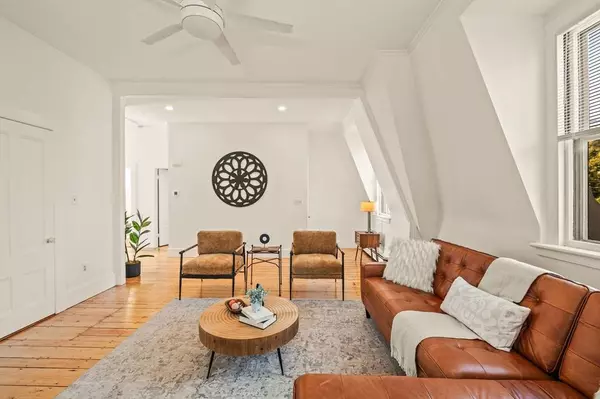 389 Essex St #3, Salem, MA 01970