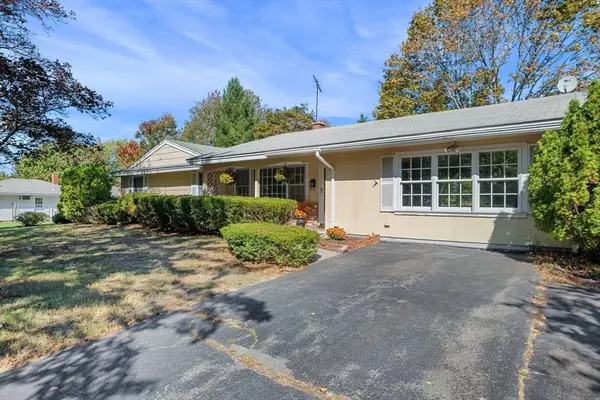 8 Intervale Ave, Peabody, MA 01960