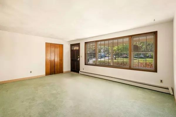 8 Intervale Ave, Peabody, MA 01960