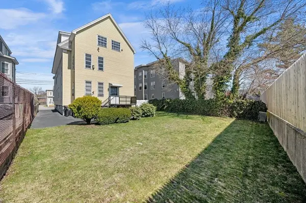 39 Mason St, Salem, MA 01970