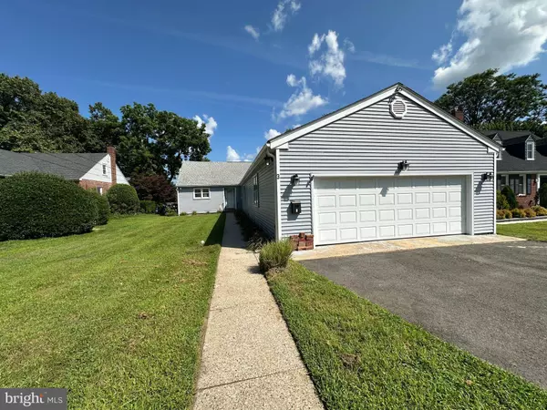 3 LINDEN ROAD, Burlington Township, NJ 08016