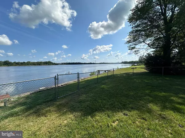 3 LINDEN ROAD, Burlington Township, NJ 08016