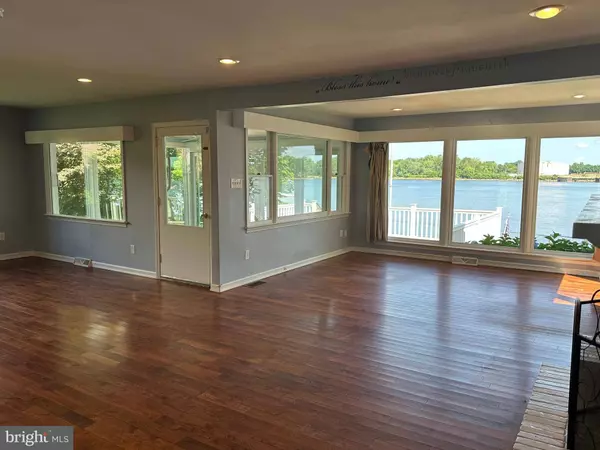 3 LINDEN ROAD, Burlington Township, NJ 08016