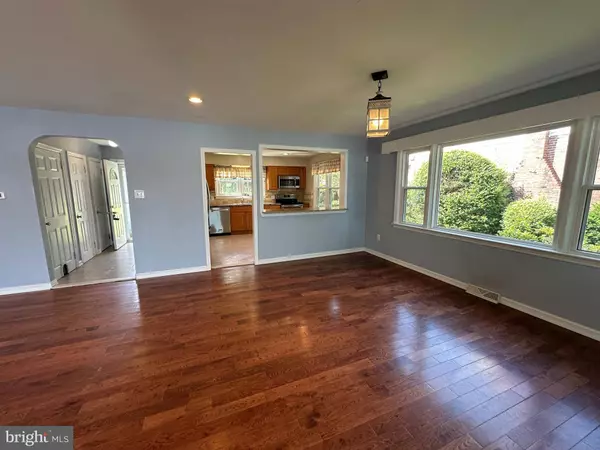 3 LINDEN ROAD, Burlington Township, NJ 08016