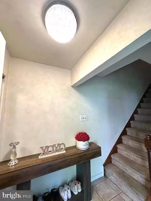 204 STRATTON CT, Mount Laurel, NJ 08054