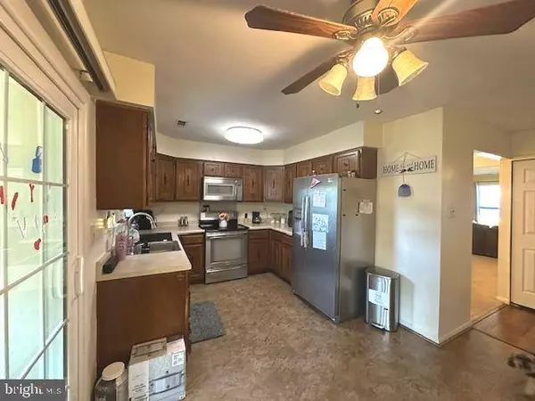 204 STRATTON CT, Mount Laurel, NJ 08054