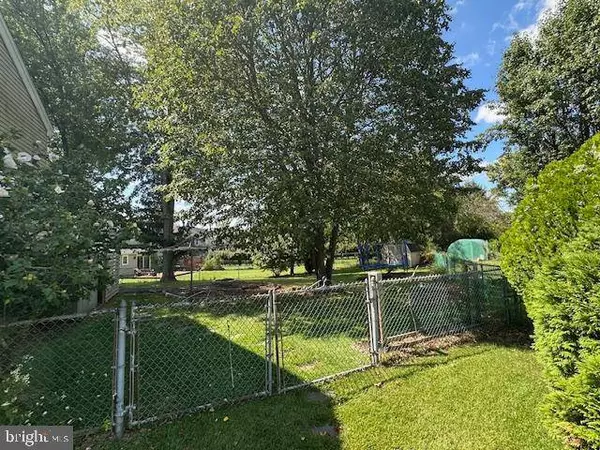 204 STRATTON CT, Mount Laurel, NJ 08054