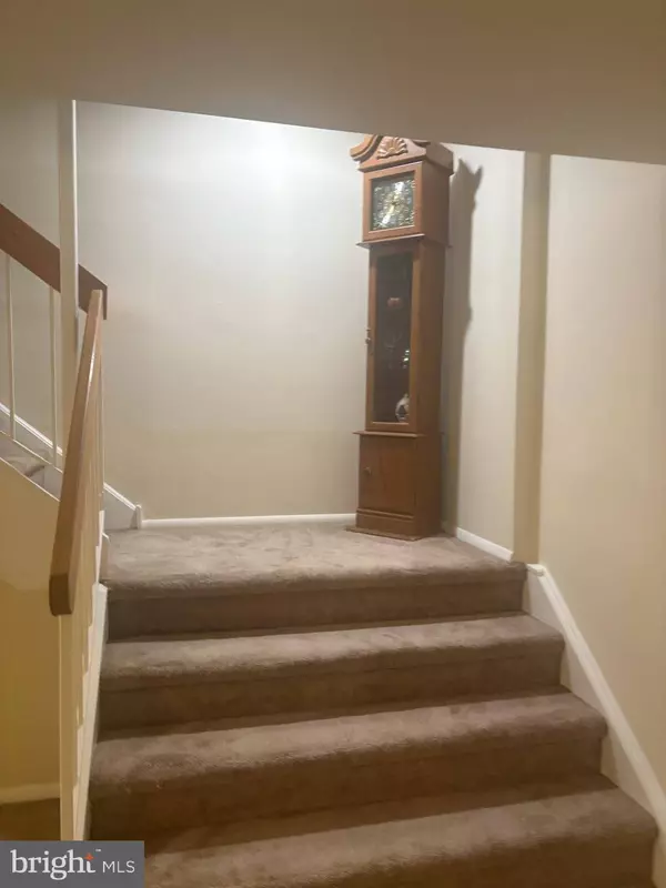 614 AUGUSTA CIR, Mount Laurel, NJ 08054