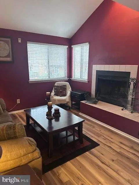 614 AUGUSTA CIR, Mount Laurel, NJ 08054