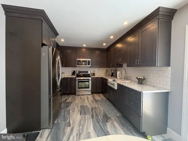 118 DARIEN ROAD, Howell, NJ 07731