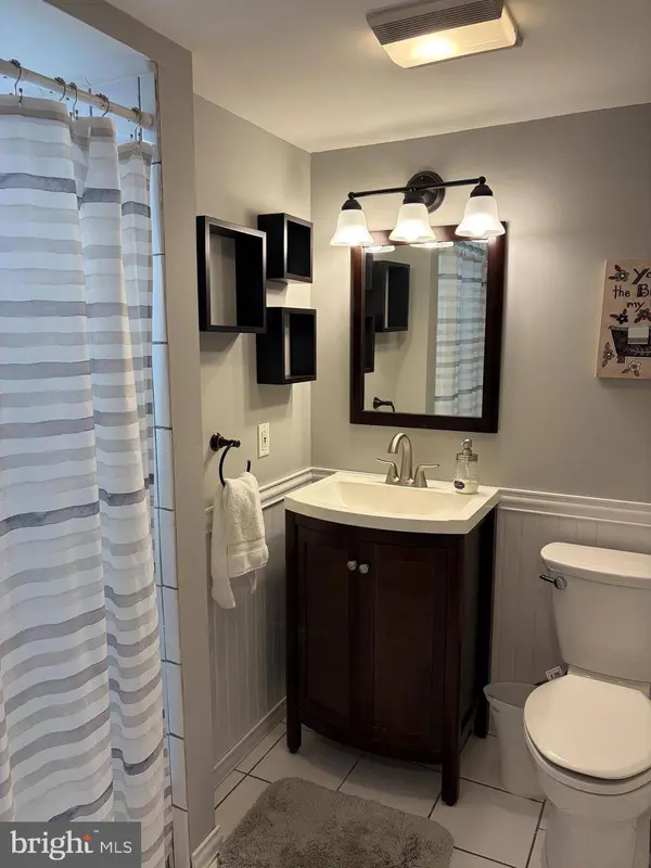 118 DARIEN ROAD, Howell, NJ 07731