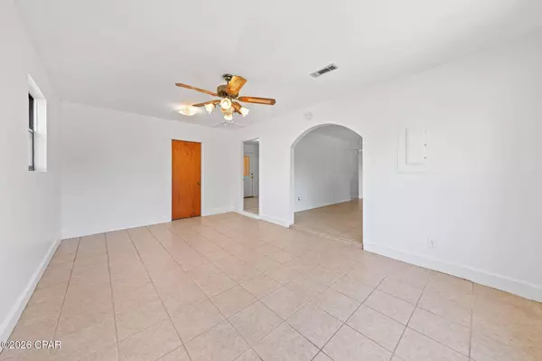 2316 Pineview DR, Bonifay, FL 32425