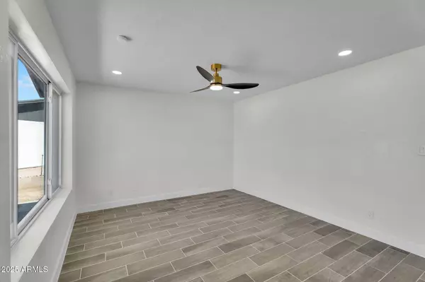 8925 W MONTEROSA Street, Phoenix, AZ 85037