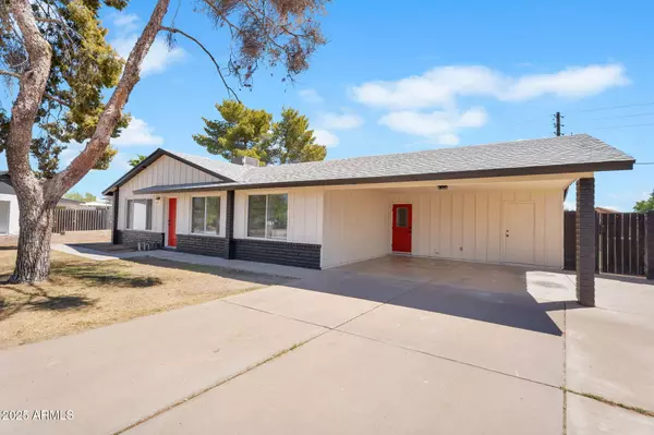 8925 W MONTEROSA Street, Phoenix, AZ 85037