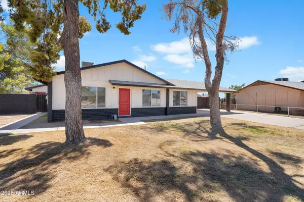 8925 W MONTEROSA Street, Phoenix, AZ 85037