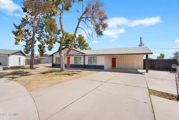 8925 W MONTEROSA Street, Phoenix, AZ 85037