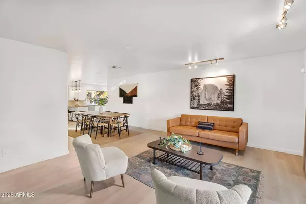 7028 N 12TH Way, Phoenix, AZ 85020