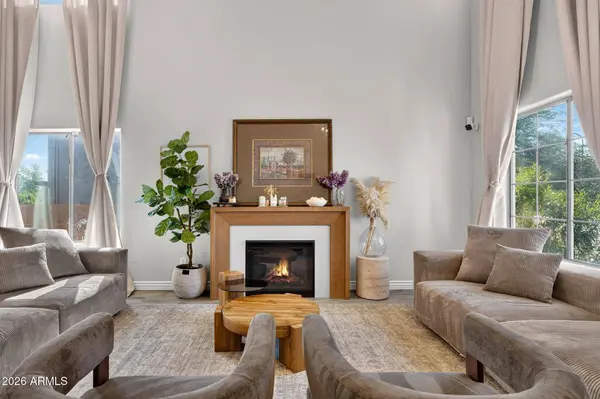 7601 W SOUTHGATE Avenue, Phoenix, AZ 85043